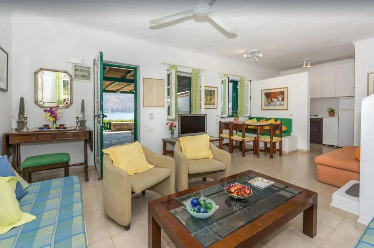 Afrodite Villa On The Sea أورنوس 0*,